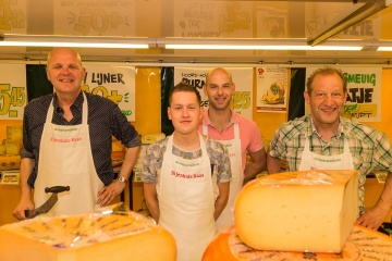 Nijenhuis Kaas op de Markt in Emmen